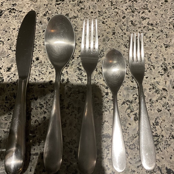 Villeroy and Boch Flatware Set 32 pieces - Picture 2 of 3